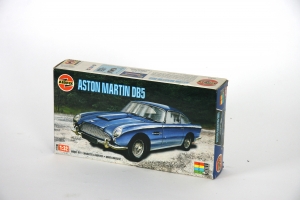 Aston Martin DB5 Airfix 1:32 model