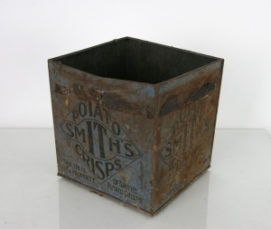 Original Smiths potato crisps metal box