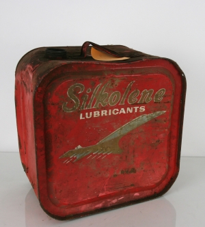 Silkolene Oil can