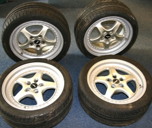 Set of 4 Aston Martin Aliseo alloy wheels