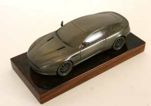 1:24 Gunmetal Aston Martin DB9 Coupe